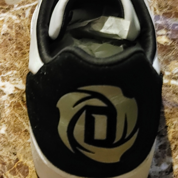 Adidas Derrick Rose Low Top Sneakers - Picture 9 of 10